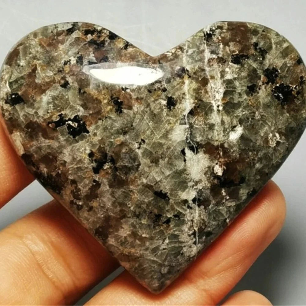 Natural Yooperlite Heart Stone UV Reactive Glowing Gemstone Crystal