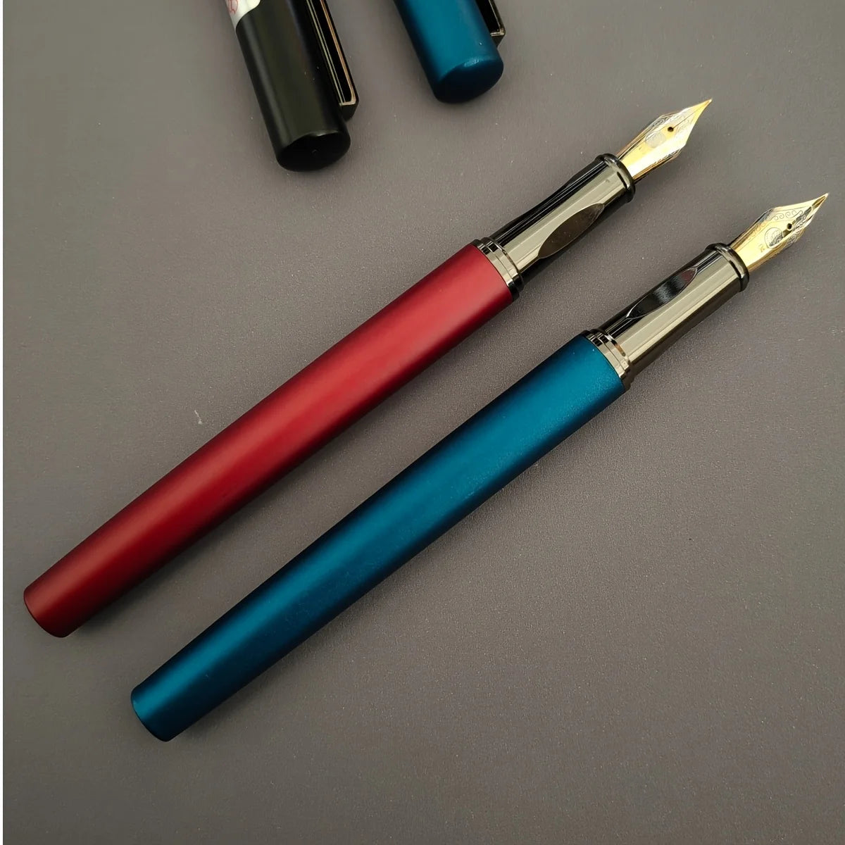 Fountain Pen With 50 Ink Cartridges 0.5mm Fine Nib