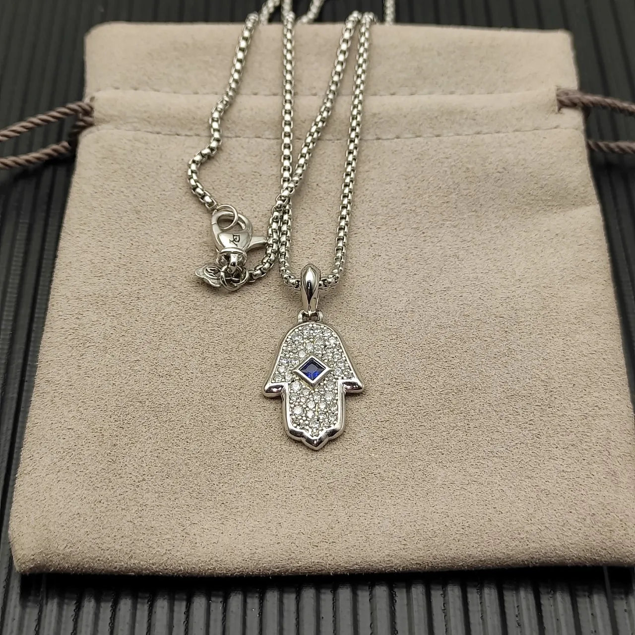 Classic Star Interlocking Pendant Necklace With Zircon Detailing