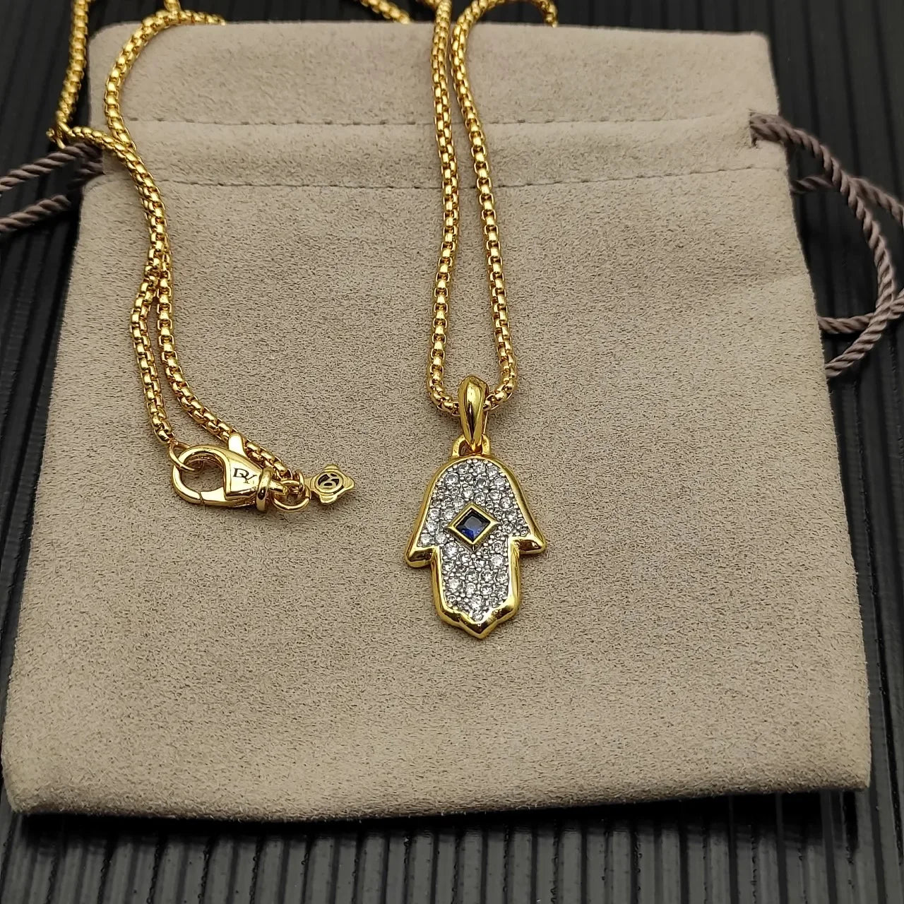 Classic Star Interlocking Pendant Necklace With Zircon Detailing